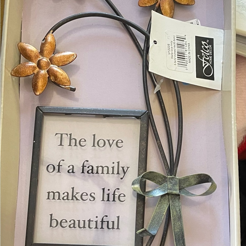 NIB Wall Decor with Quote Fetco